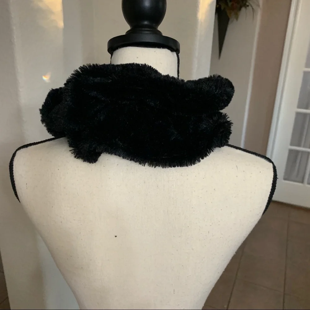 Super soft black faux fur scarf